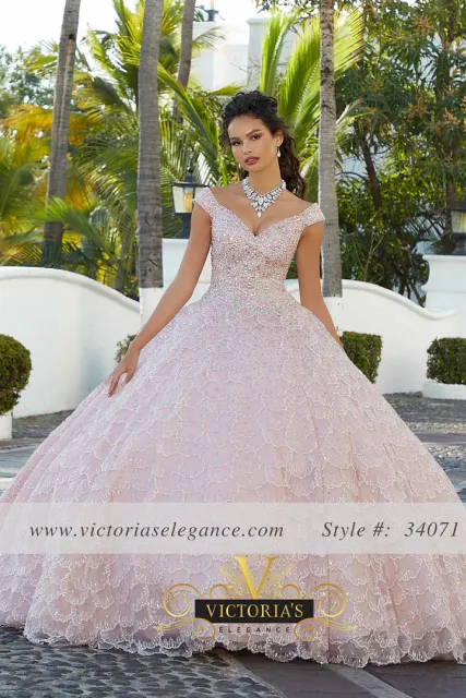 Victoria's Elegance classic scalloped XV Dress