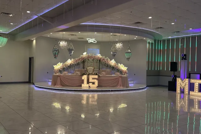 Perlas Deluxe Hall