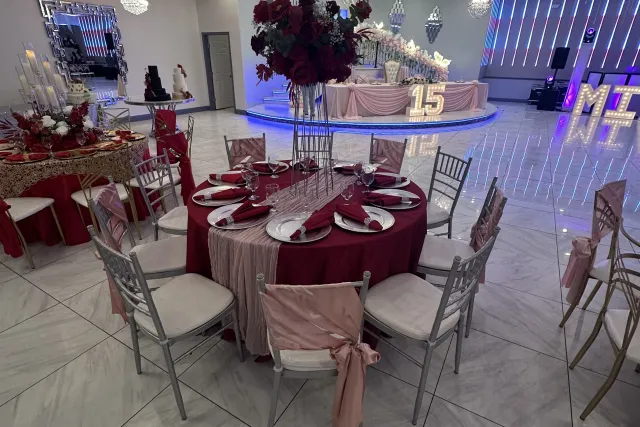 Perlas Deluxe Hall