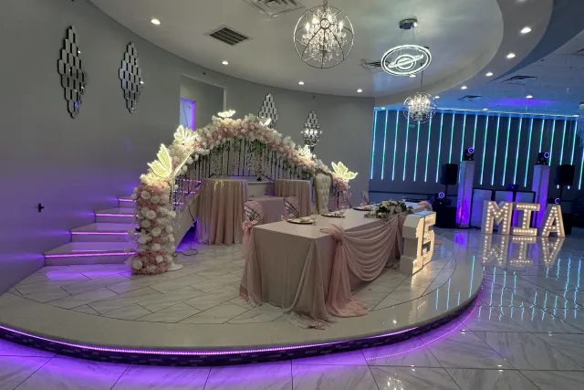 Perlas Deluxe Hall