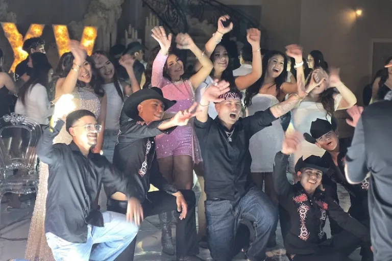 ikonik dancers houston