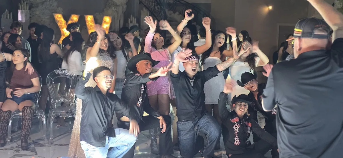 ikonik dancers houston