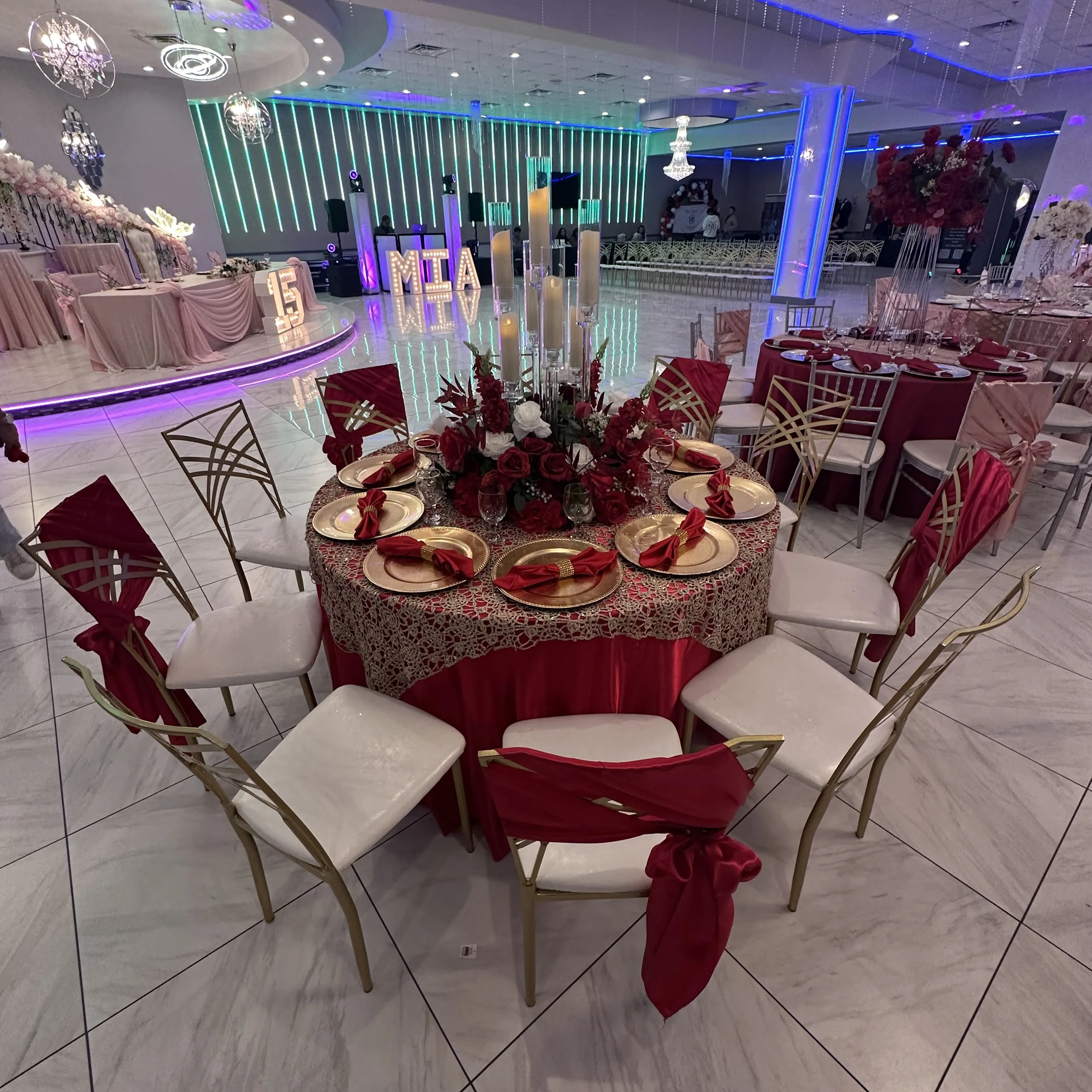 Perlas Deluxe Hall
