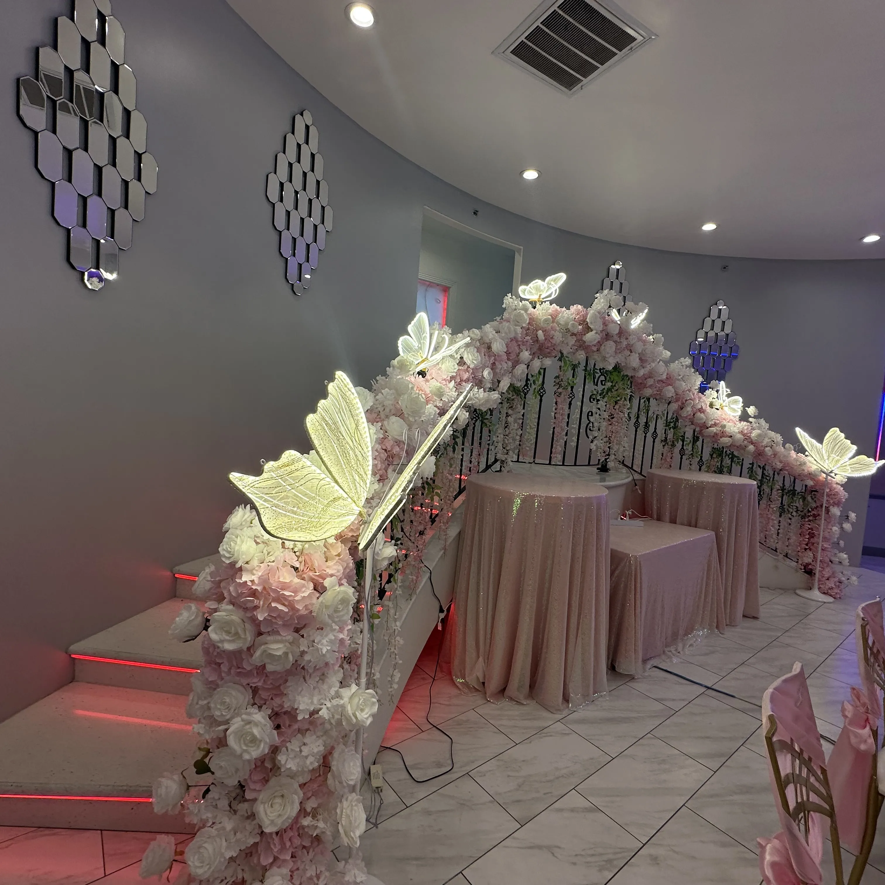 Perlas Deluxe Hall